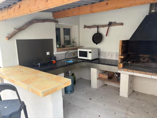 Etape Du Soleil Villa Lunel  Buitenkant foto
